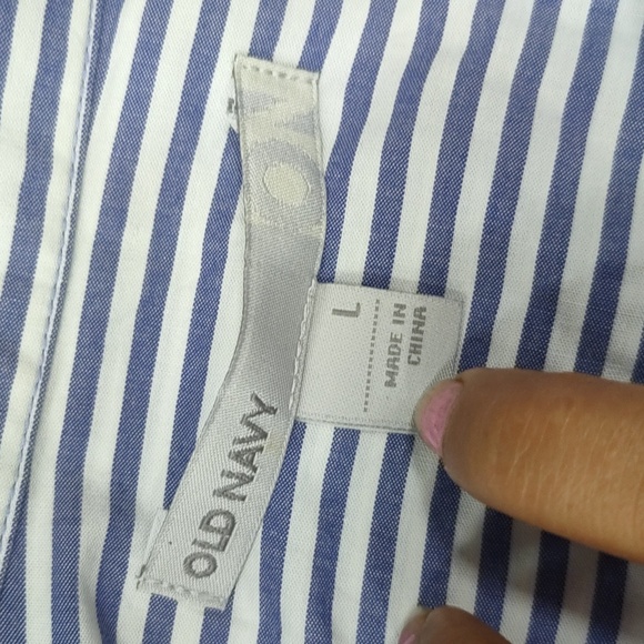 Old Navy Women's Shirt - Picture 3 of 5